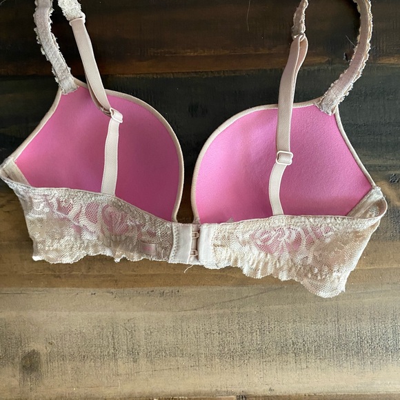 EUC Victoria’s Secret Pink Padded Bra - Picture 2 of 12